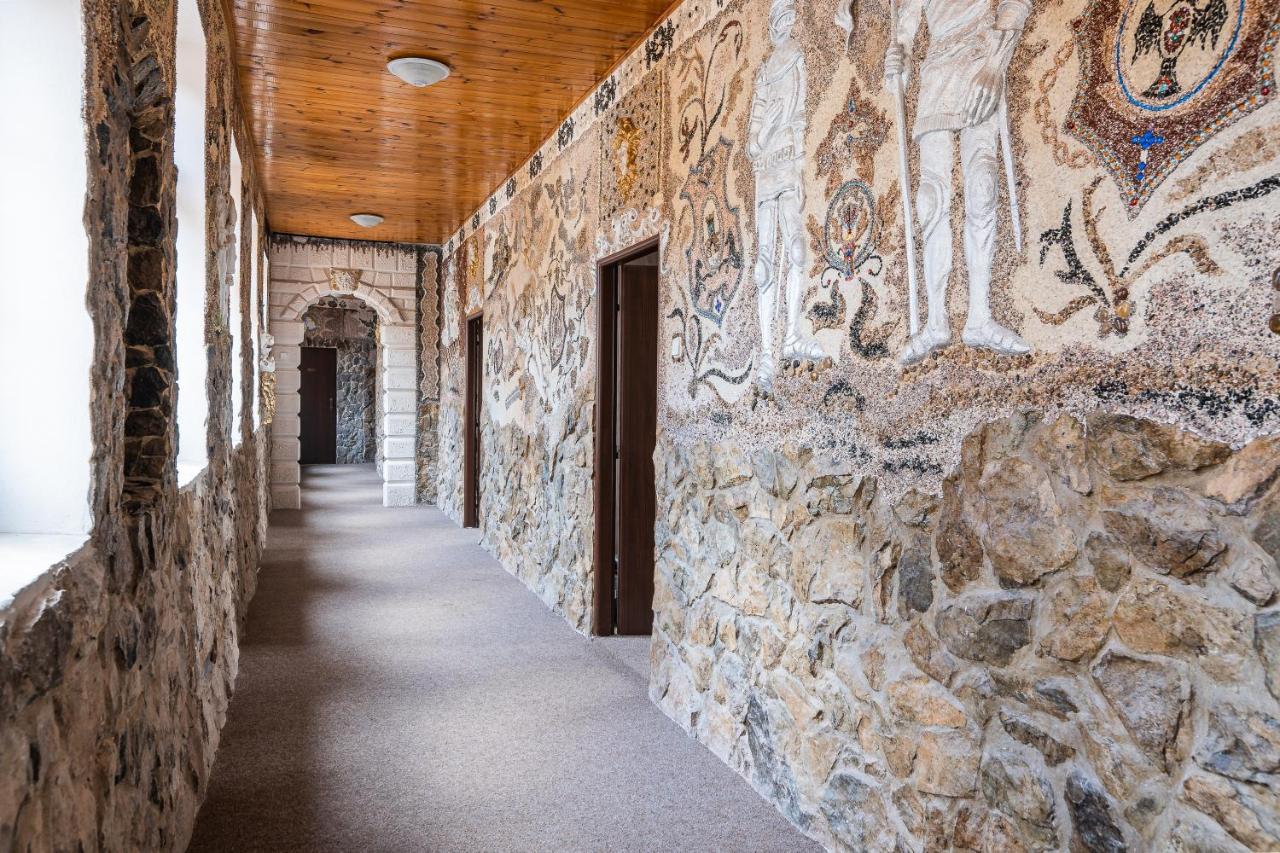 Penzion Hrad Doubravka Teplice Exterior foto