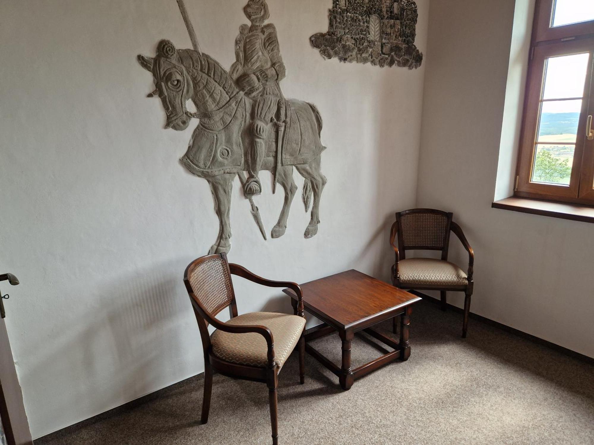 Penzion Hrad Doubravka Teplice Exterior foto
